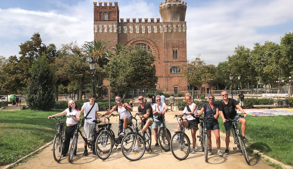 mensen op e-bike tour in Barcelona